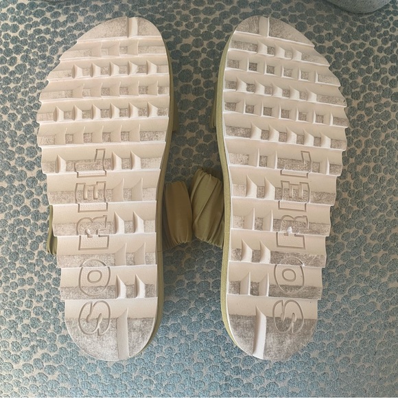 Sorel Roaming Two Strap Slide Sandal in Olive Green - 9 - Picture 4 of 7